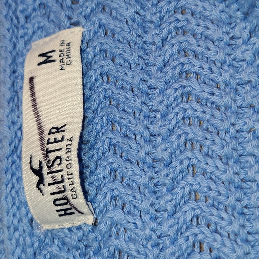 Hollister Blue Crochet Tank Top With A Daisy Floral Pattern - Picture 4 of 6